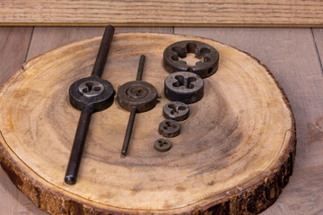 Old bolt threading tool