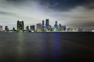Fototapeta premium city skyline at night
