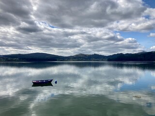 Atardecer en Origueira con reflejos en el agua