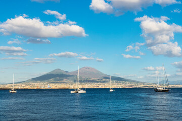 Naklejka premium Sailboats and catamarans on the bay of Naples, Italy