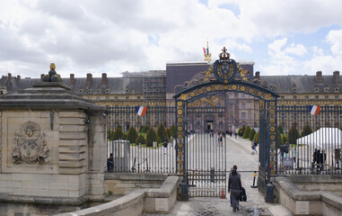 View of the Museum of Contemporary History. Visitors enter the gates