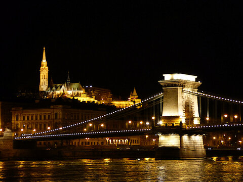 Budapest at night - chain bridge at night