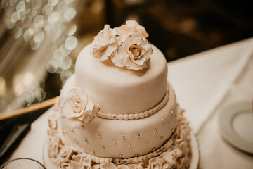 romantic wedding decoration flowers cake and champagne