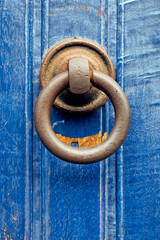 heurtoir de porte ancien en anneau 