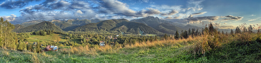 Tatra Mountains - Panorama with view on Giewont © sanzios
