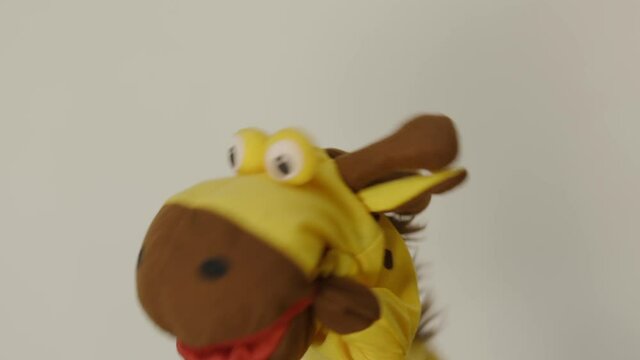 踊るキリン パペット
