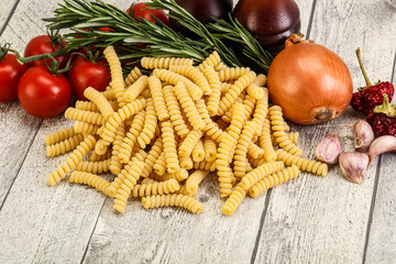 Raw Italian wheat pasta - Fusilli