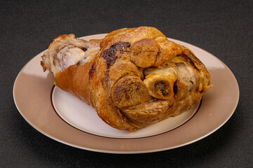 Baked pork knuckle with spices