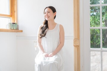 若い日本人女性　ビューティー　イメージ