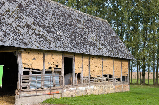 Toiture fibrociment sur vieux batiment agricole. Diagnostic amiante dans une exploitation agricole