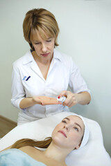 Obraz na płótnie Canvas Cosmetologist before work. Women's cosmetology in the beauty salon