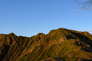 朝の間ノ岳と中白根山