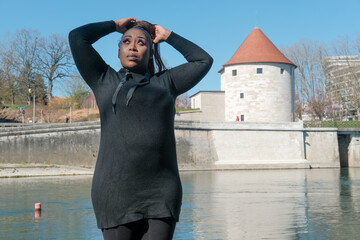 Portrait de femme à l’extérieur 