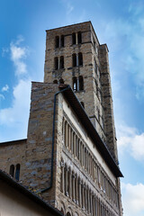 Fototapeta na wymiar exterior of Santa Maria della Pieve in Arezzo, Italy