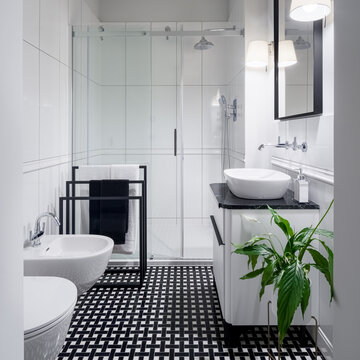 Elegant Black And White Bathroom Interior