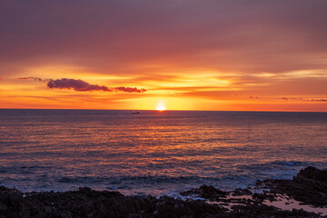 雄武町日の出岬 朝焼けに染まるオホーツク海と日の出の風景
