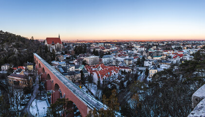 Panorama von Mödling im Winter