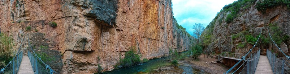 Sendero Chulilla, puentes colgantes