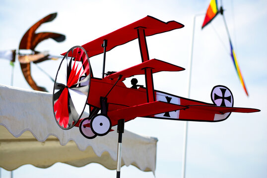 avion triplan rouge jouet bois 