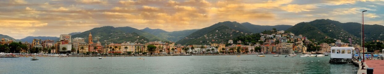 Fototapeta premium Panorama in Levanto, Italien, Cinque Terre