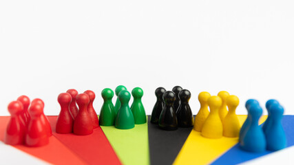 Bundestag Sitzverteilung Bundestagswahl Parteien - Symbolbild mit Spielfiguren
