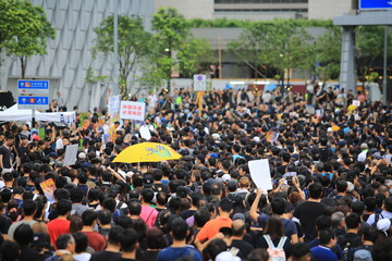 crowd of people in hong kong, protesters in 2019, kowloon