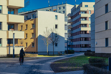 Neu- und Altbauten in der Dresdner Straße in der Berliner Luisenstadt