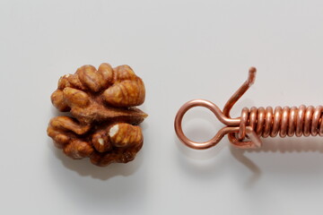 the copper wire man thinks