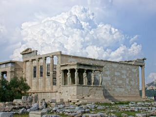 Obraz premium Aspect of the Erechtheion, Athens acropolis, under dramatic skies