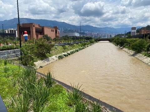 Medellin parques del rio