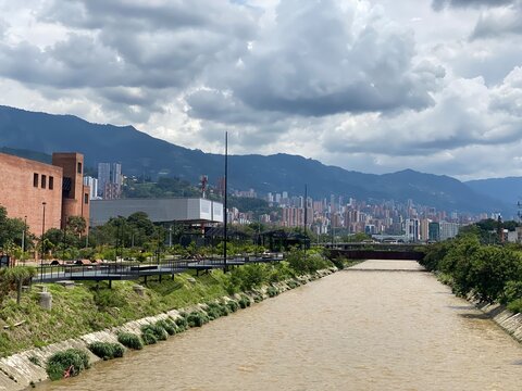 Medellin parques del rio