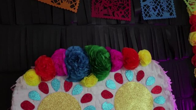 Big pi&ntilde;ata for the Day of the Dead (d&iacute;a de muertos). Calaverita de az&uacute;car. Tilt.