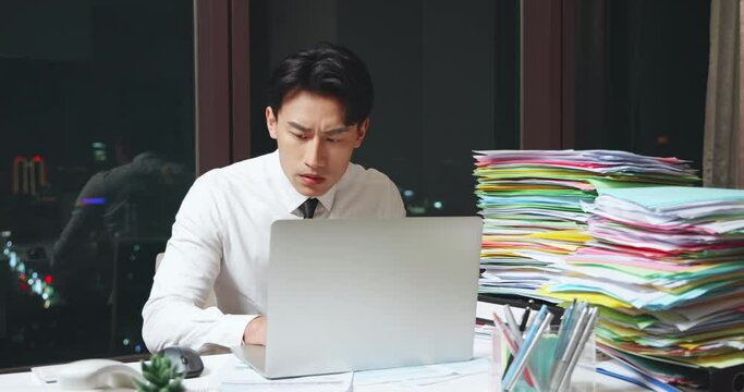  businessman overwork at office