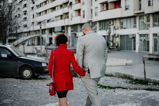 couple walking in the city