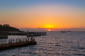 Obraz premium sunset over the pier
