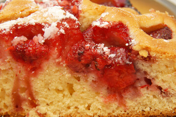 Obraz na płótnie Canvas piece of cake with strawberries