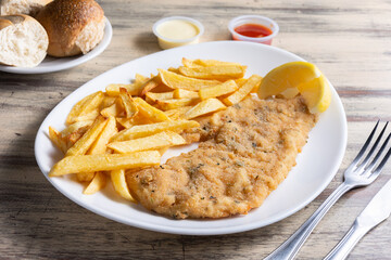 milanesa con papas fritas