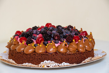 red berry cake ideal dessert for the whole family