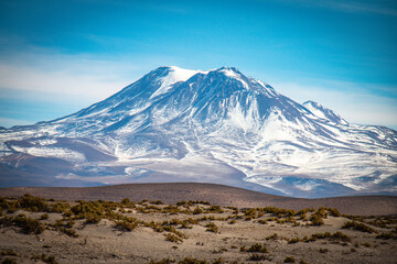 Fototapeta na wymiar volcano in bolivia, altiplano, uyuni