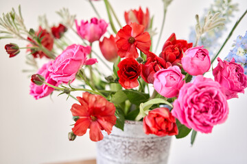 Obraz premium Bouquet 016. Finished flower arrangement in a vase for home. Flowers bunch, set for interior. Fresh cut flowers for decoration home. European floral shop. Delivery fresh cut flower.