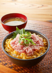 ネギトロ丼　味噌汁付き