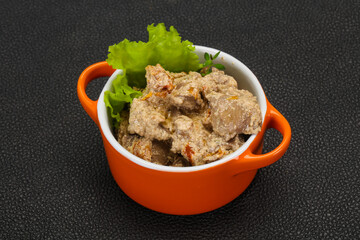 Chicken liver with cream and dry tomatoes