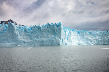 Fototapeta na wymiar close up of perito moreno glacier, los glaciares national park, patagonia, argentina