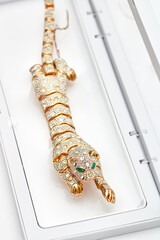 Vintage rhinestone leopard shoulder brooch pin from the 80s