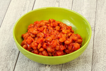 Baked kidney with tomato and pepper