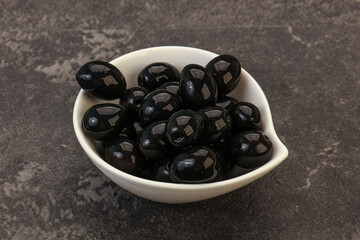Black olives in the bowl