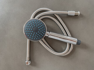 Handbrause für die heimische Dusche im Badezimmer.