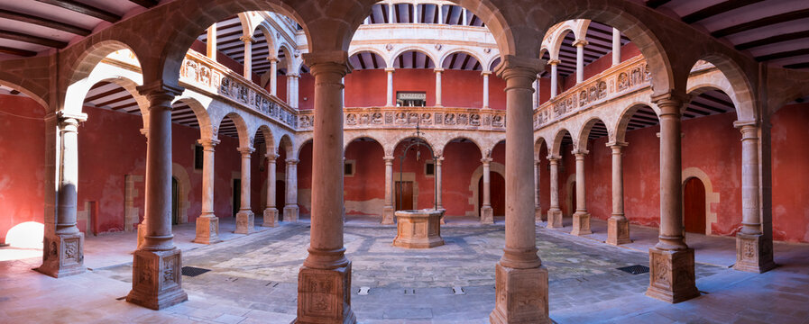 Patio, The Royal Colleges, Tortosa Town, Terres de l'Ebre, Tarragona, Catalunya, Spain