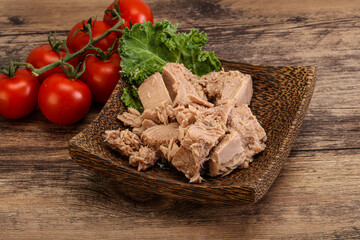 Canned tuna fillet in the bowl