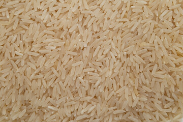 Uma porção de arroz amontoados.